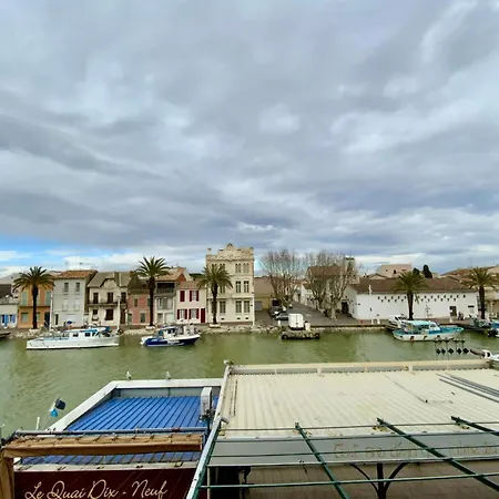 Terrasse Du Port Vue Canal A Pied Le Grau-du-Roi